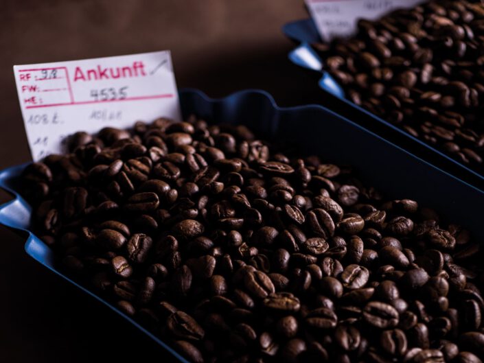 Fotoshooting Qualitätskontrolle Kaffeebohnen